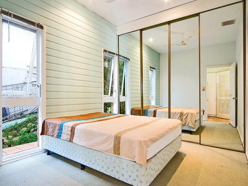 Family Home in Great Location! Picture 3