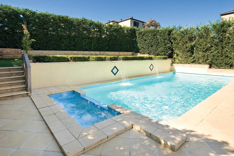 Stylish Family Living Picture 1