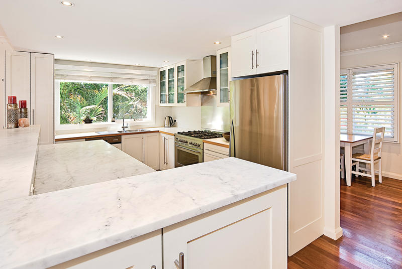 Exquisite Family Living Picture 1