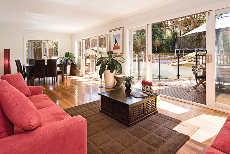 Exquisite Family Living Picture 2