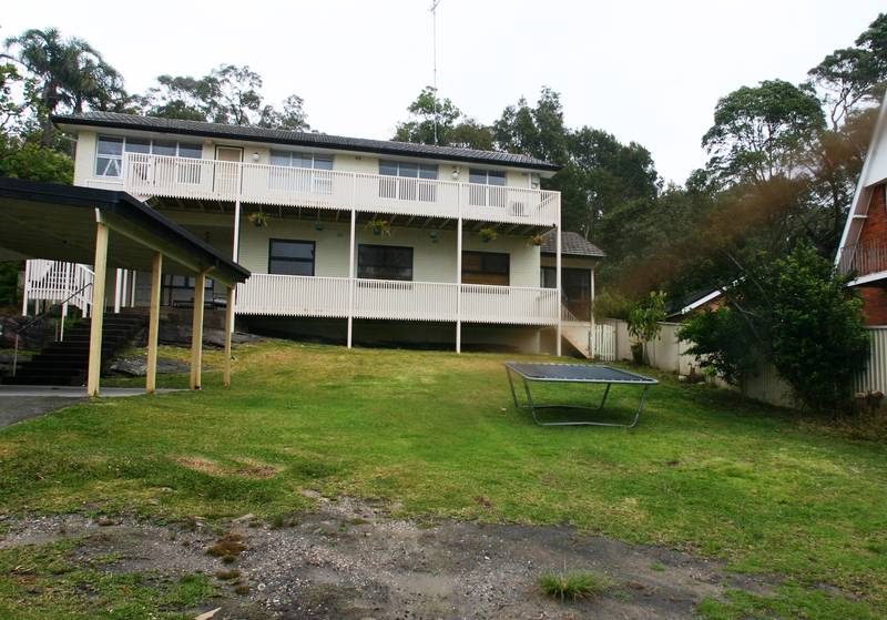 Upper Duplex plus granny flat! Picture 2