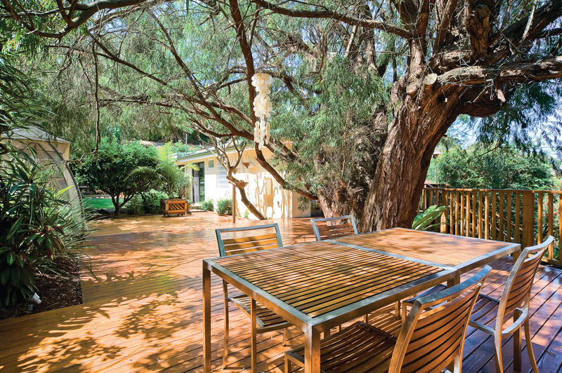 Bright, Tranquil & Private Picture 3