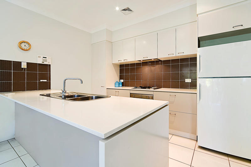 Effortless Modern Living - Torrens title townhome Picture 3