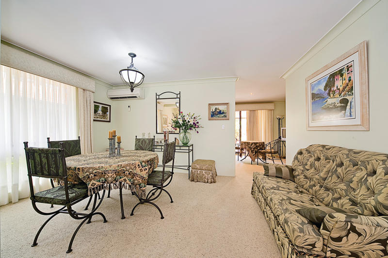 Unique 3 Bedroom Villa Picture 3