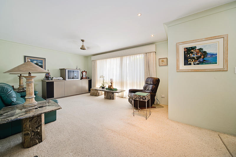 Unique 3 Bedroom Villa Picture 2