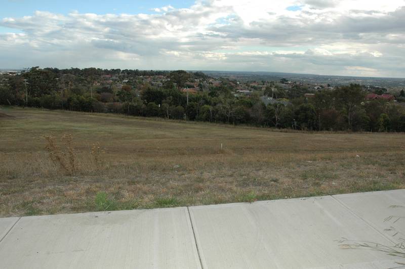 COACHMANS HILL ESTATE Picture 3