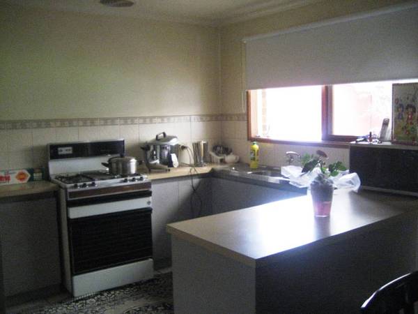 * Room for the Whole Family in Brentwood * Picture