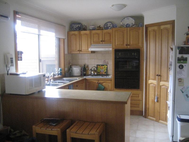 * Stunning unit in quiet complex * Picture 3