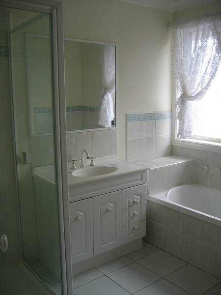 * Room for the Whole Family and the In-laws! * Picture * Room for the Whole Family and the In-laws! * Picture