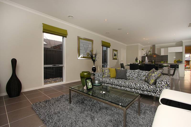 * Gorgeous Ex-Display in Cardinia Grove * Picture