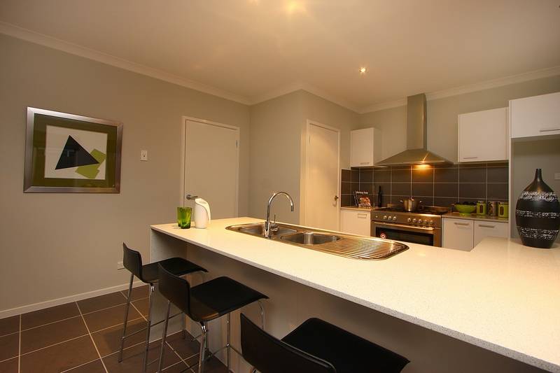 * Gorgeous Ex-Display in Cardinia Grove * Picture