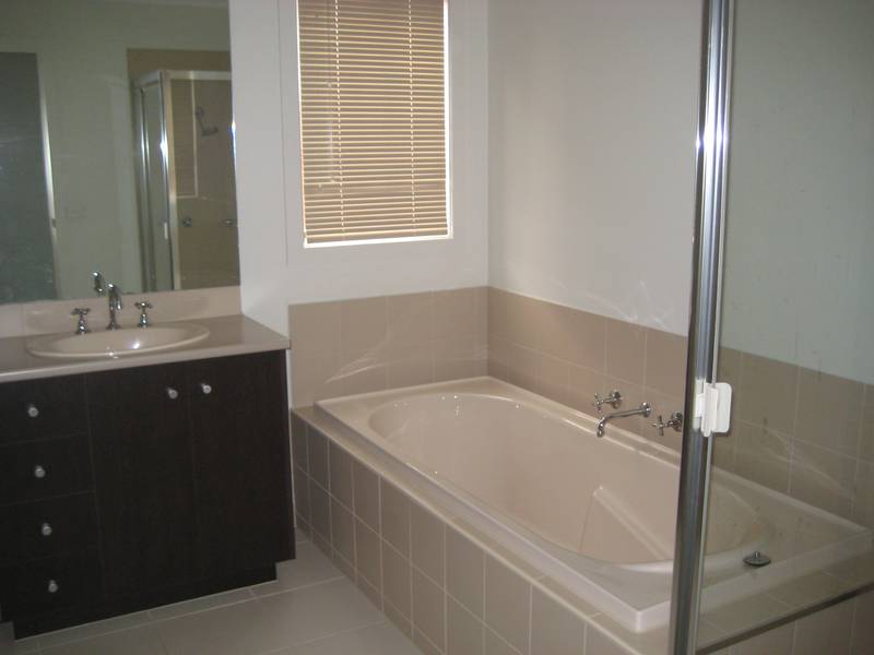 * Perfect For Couple or Small Family * Picture