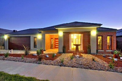 * Elegance and Spacious Home in The Chase * Picture