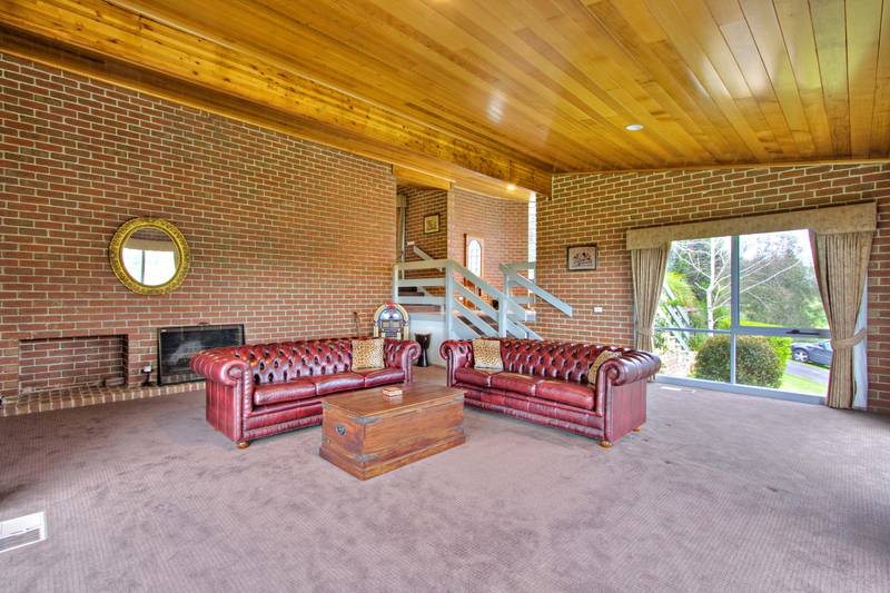 4841m2 - Top of the Hill - Great Views Picture 3