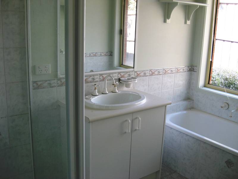 ****Great Family Home****** Picture 3