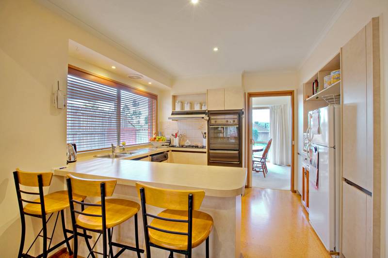 Large Family Living - Entry Level Price Tag! Picture 2