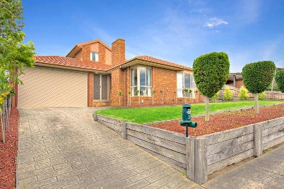 Large Family Living - Entry Level Price Tag! Picture