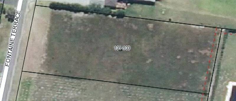 Over An Acre - Dress Circle Location Picture 3