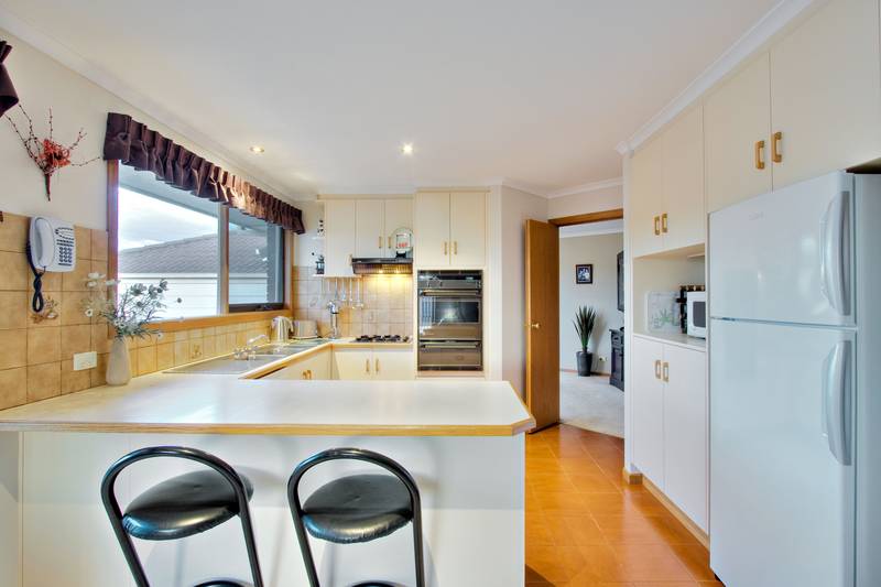 North Side Charmer - Great Views Picture 3