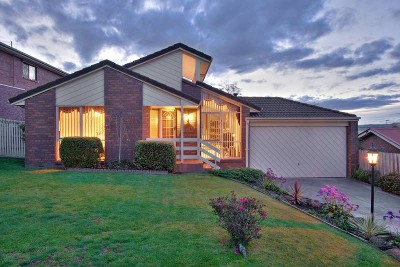 North Side Charmer - Great Views Picture