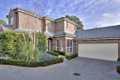 Walk to Berwick Village - A Solid Investment Picture