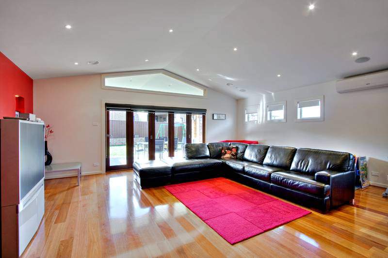 Modern Marvel - More Than Meets the Eye... Picture 3