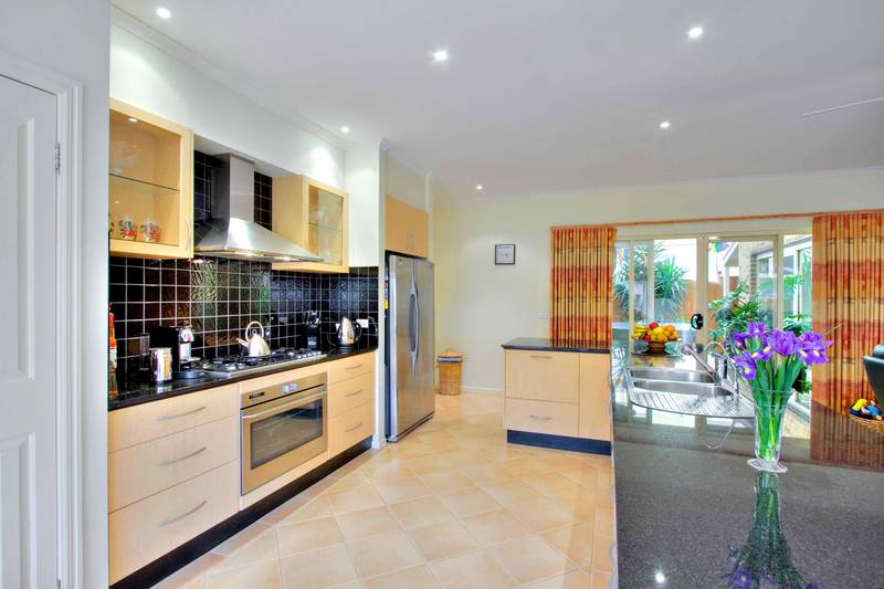 Finally, One that has Size & Style! Picture 2