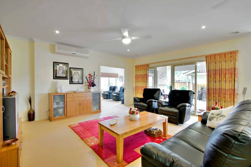 Finally, One that has Size & Style! Picture 3