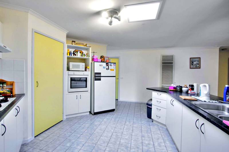 Not a Cent to Spend! Picture 2