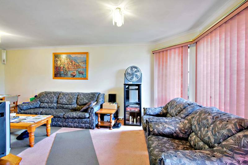 Not a Cent to Spend! Picture 3