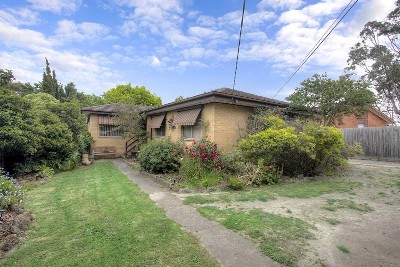 Walk to the Railway Station & Shops Picture Walk to the Railway Station & Shops Picture