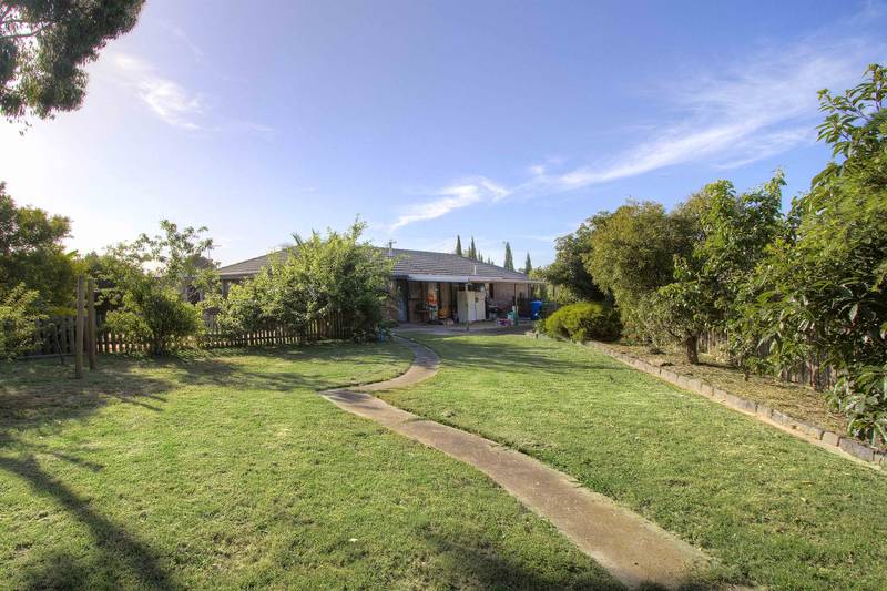 Fantastic Location, Value Packed & Huge Block! Picture 1