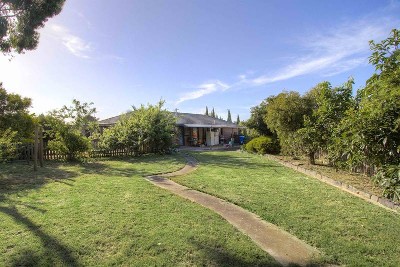 Fantastic Location, Value Packed & Huge Block! Picture Fantastic Location, Value Packed & Huge Block! Picture