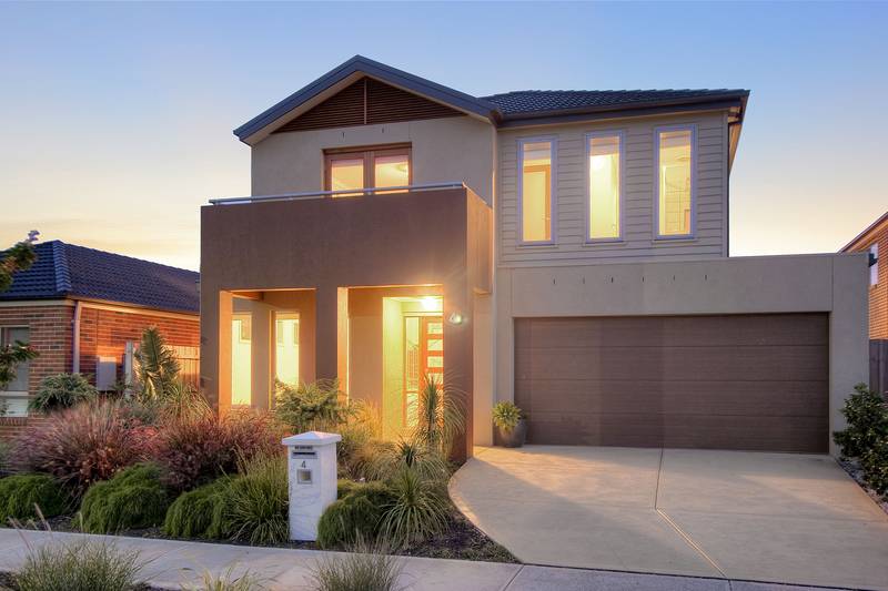 Stunning New Family Residence Picture 1