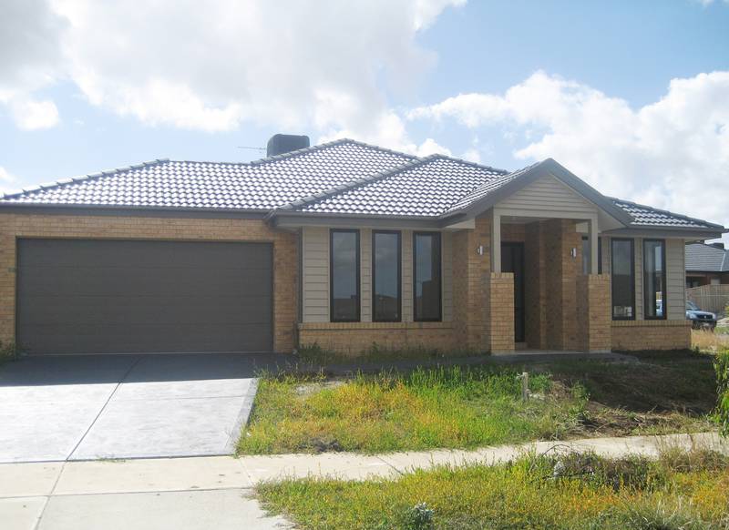 * Gorgeous New Metricon Santorini in The Chase * Picture 1