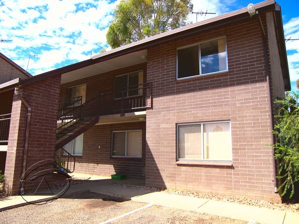 2 bedroom townhouse Picture 2