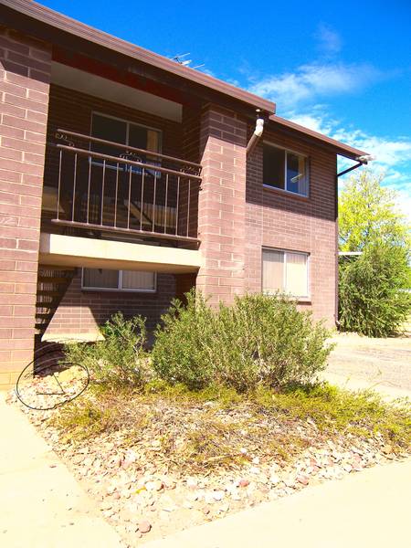 2 bedroom townhouse Picture 3