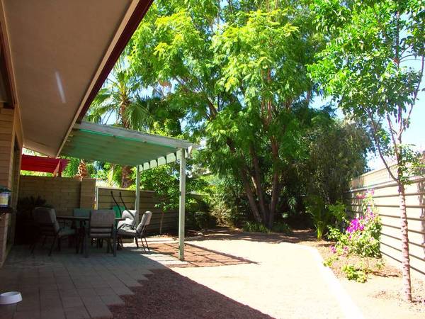 Duplex with garden Picture Duplex with garden Picture