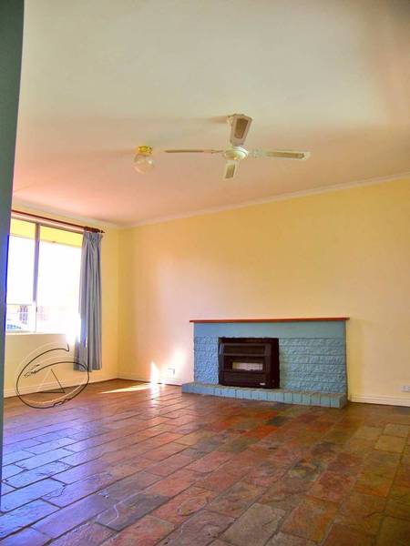 Scenic Spacious Family Home Picture 2