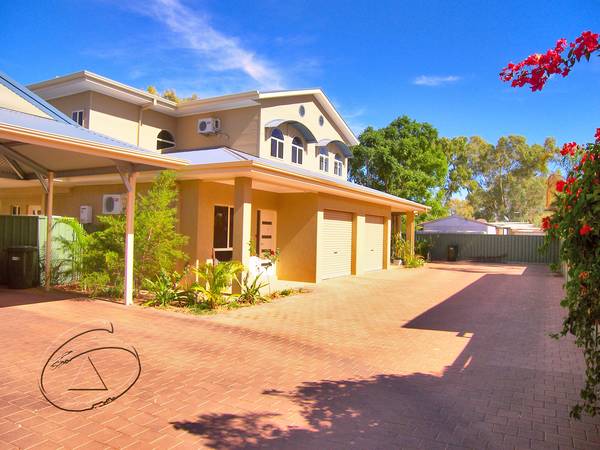 BUILDERS OWN UNIT. Picture 1