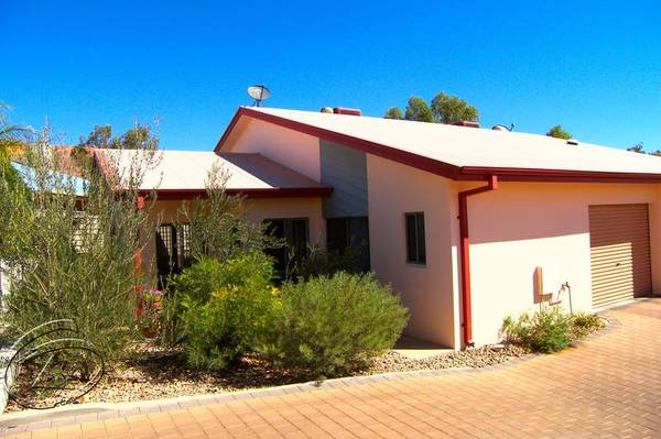 A PLEASURE TO COME HOME TO Picture 2