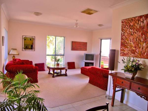 A PLEASURE TO COME HOME TO Picture 3