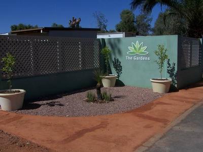 Stylish Unit Close To Town Picture