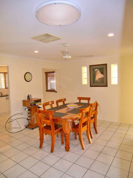 Perfect Presentation Plus Powered Shed Picture 2