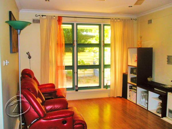 Old Racecourse Beauty Picture 2