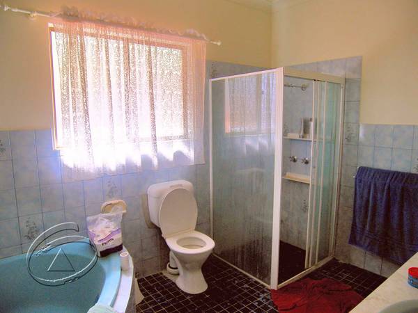 Large Family Home Picture 2