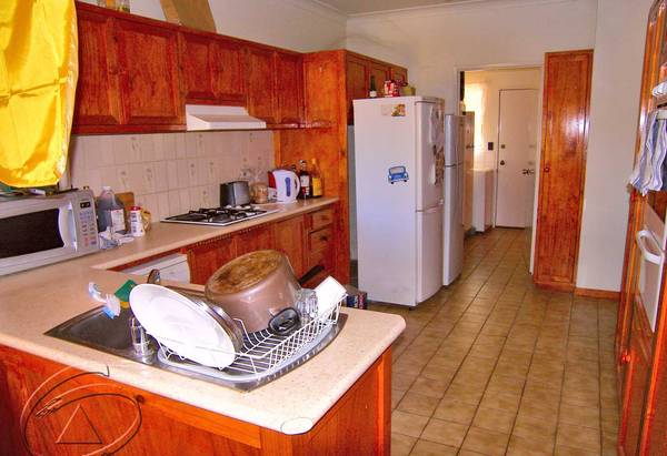 Large Family Home Picture 3