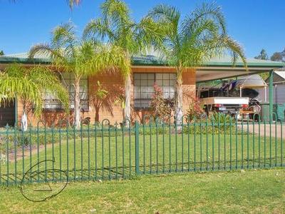 Top Family Home Picture