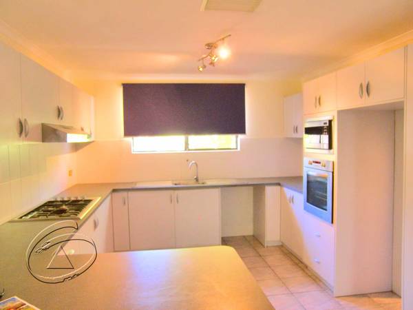 Top Family Home Picture 3