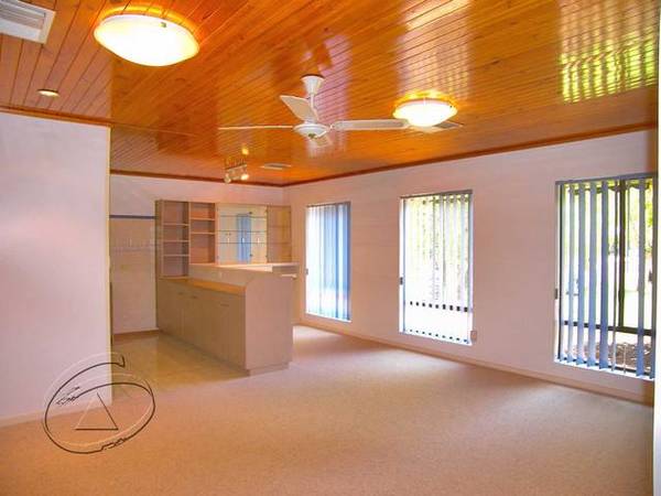 Superb Location Picture 3